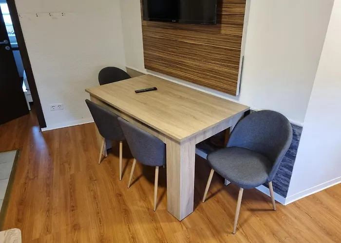 Schoene Im Zentrum Von *